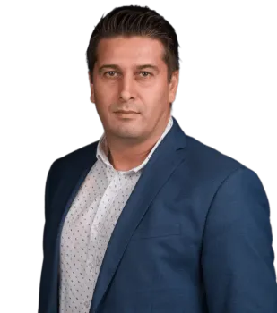 Деян Давидов